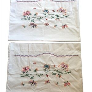 Vintage Set of 2 Standard White Hand Embroidered Pillowcases Butterflies 29X19